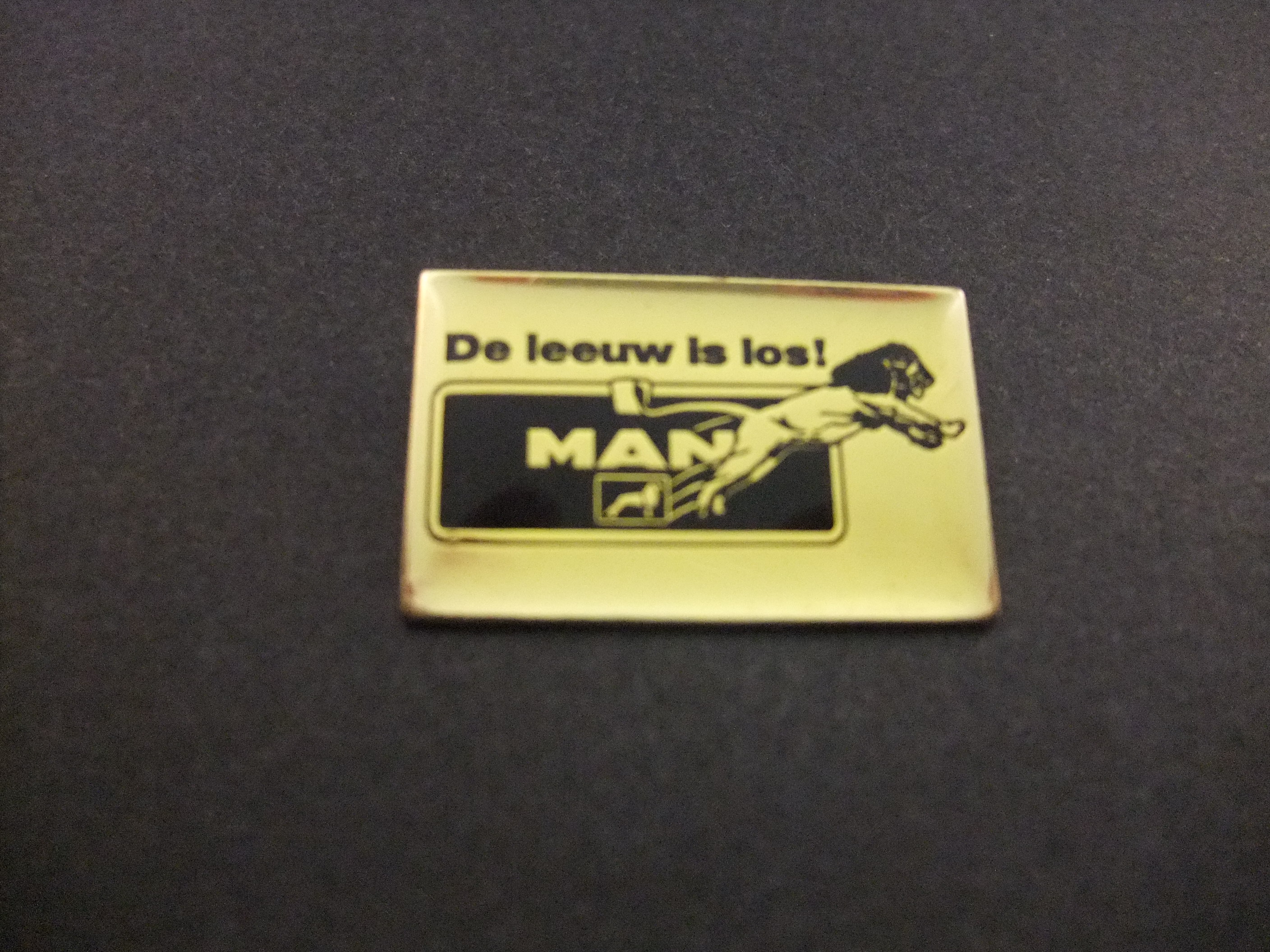 MAN vrachtwagentruck (de leeuw is los) goudkleurig